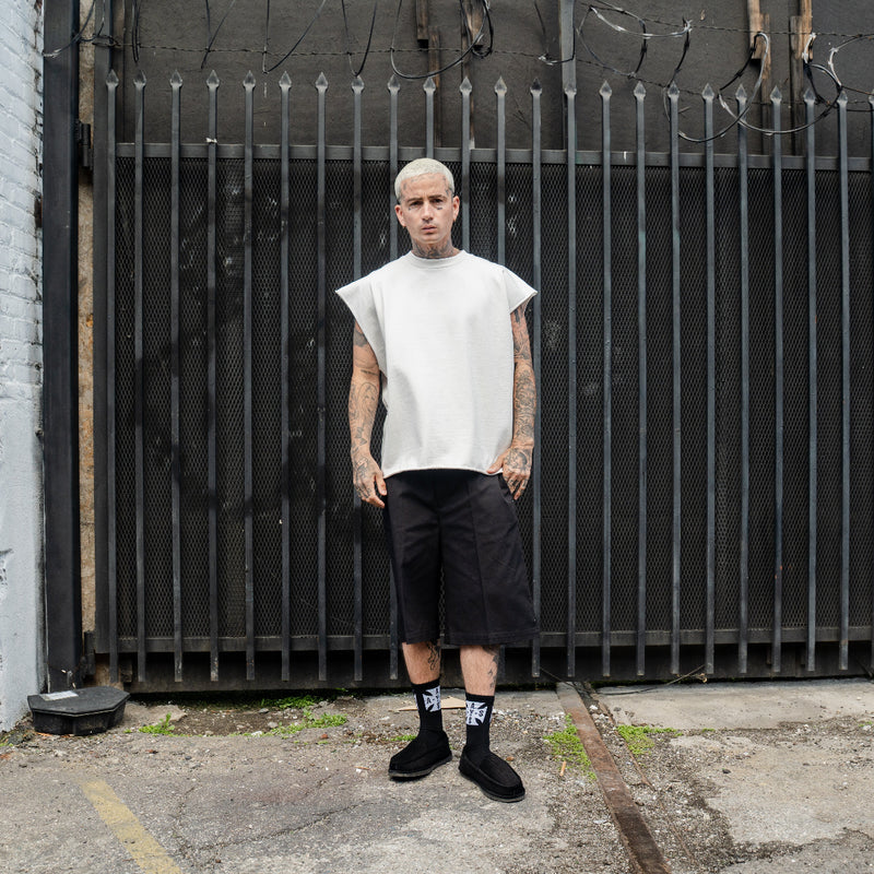 RAW SLEEVEESS TANK