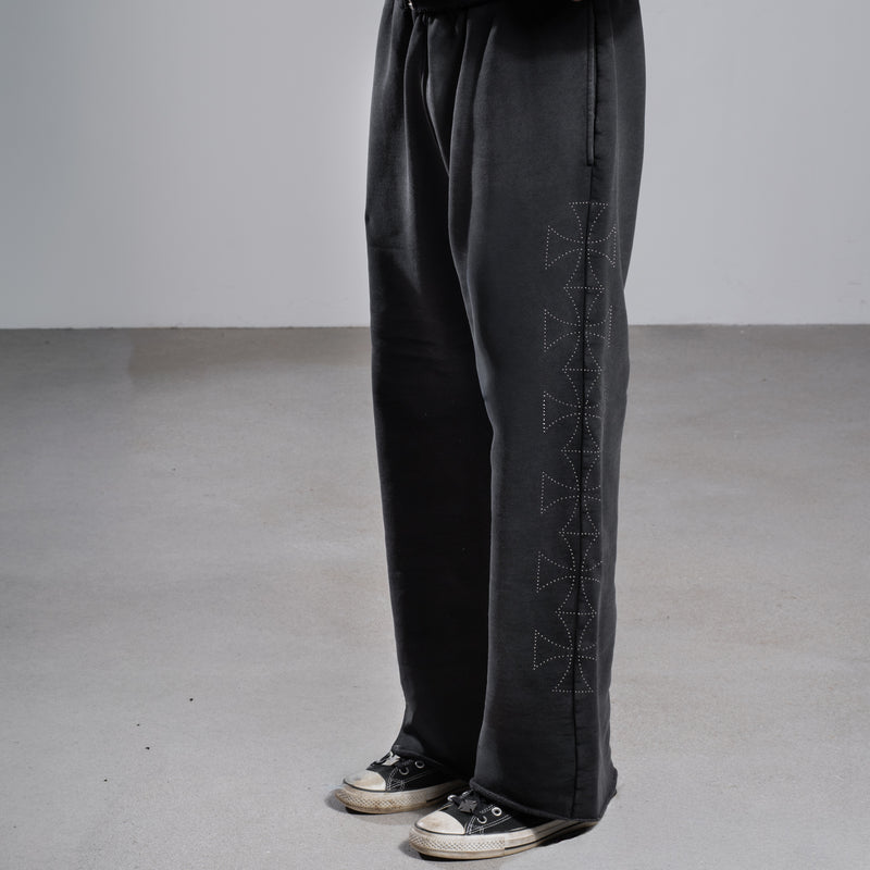 CROSS STUDS BAGGY JOGGER