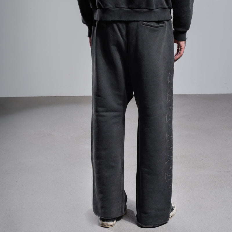 CROSS STUDS BAGGY JOGGER
